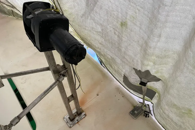 Mokikem Yacht Photos Pics 