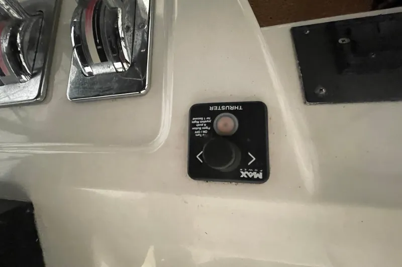 Mokikem Yacht Photos Pics 