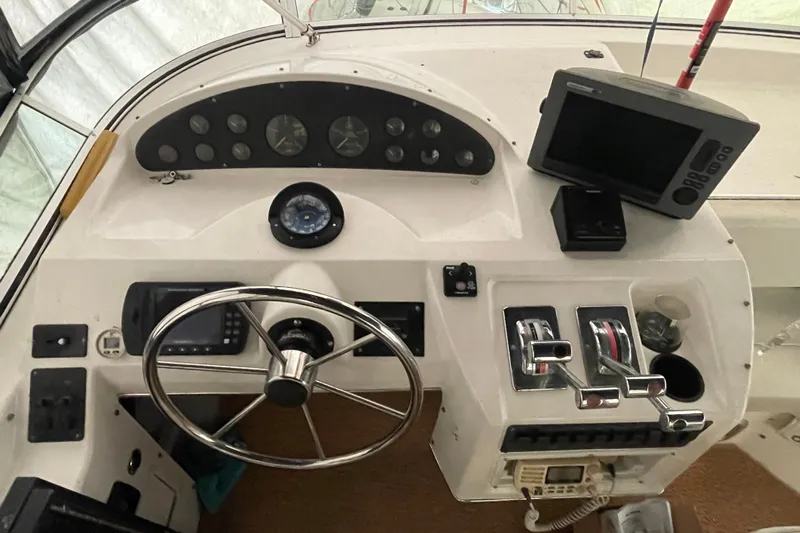 Mokikem Yacht Photos Pics 