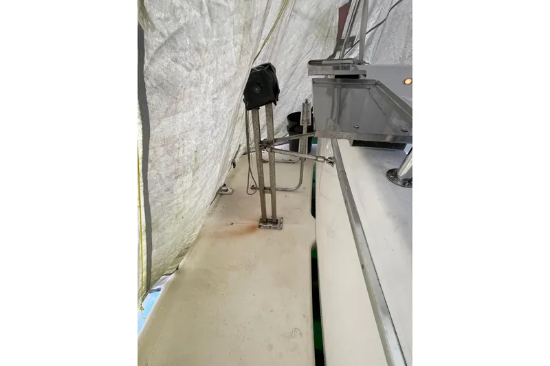 Mokikem Yacht Photos Pics Transom with St Croix davit fittings and electric Seawise style davit system.