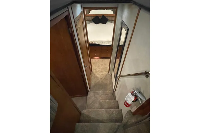 Mokikem Yacht Photos Pics Companionway to staterooms.