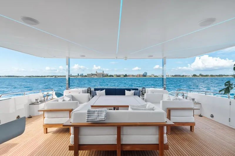 Jemily II Yacht Photos Pics 