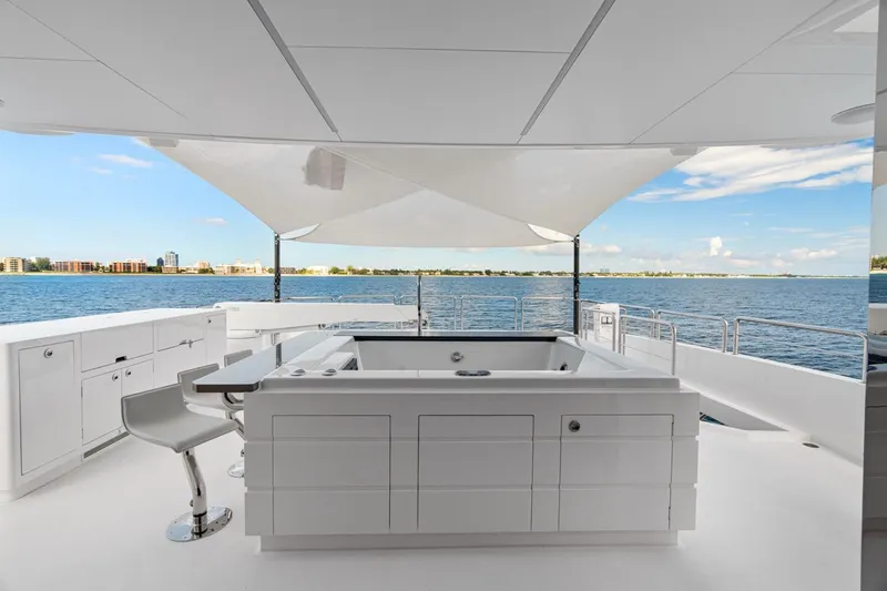 Jemily II Yacht Photos Pics 