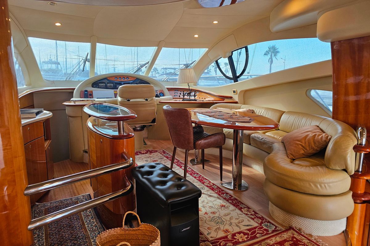 2004 Azimut 57 