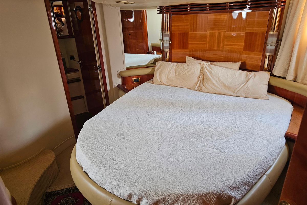 2004 Azimut 57 