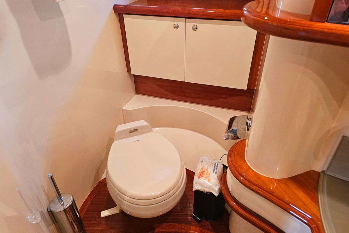 2004 Azimut 57 