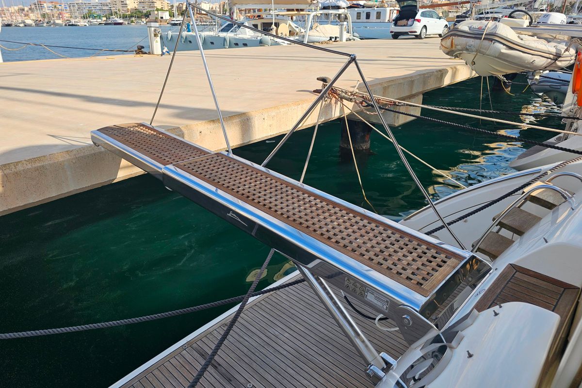 2004 Azimut 57 