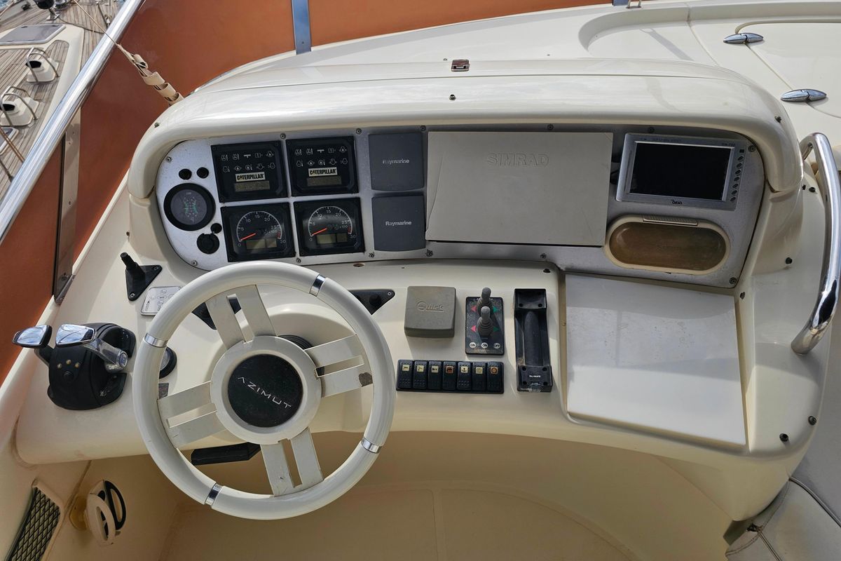 2004 Azimut 57 