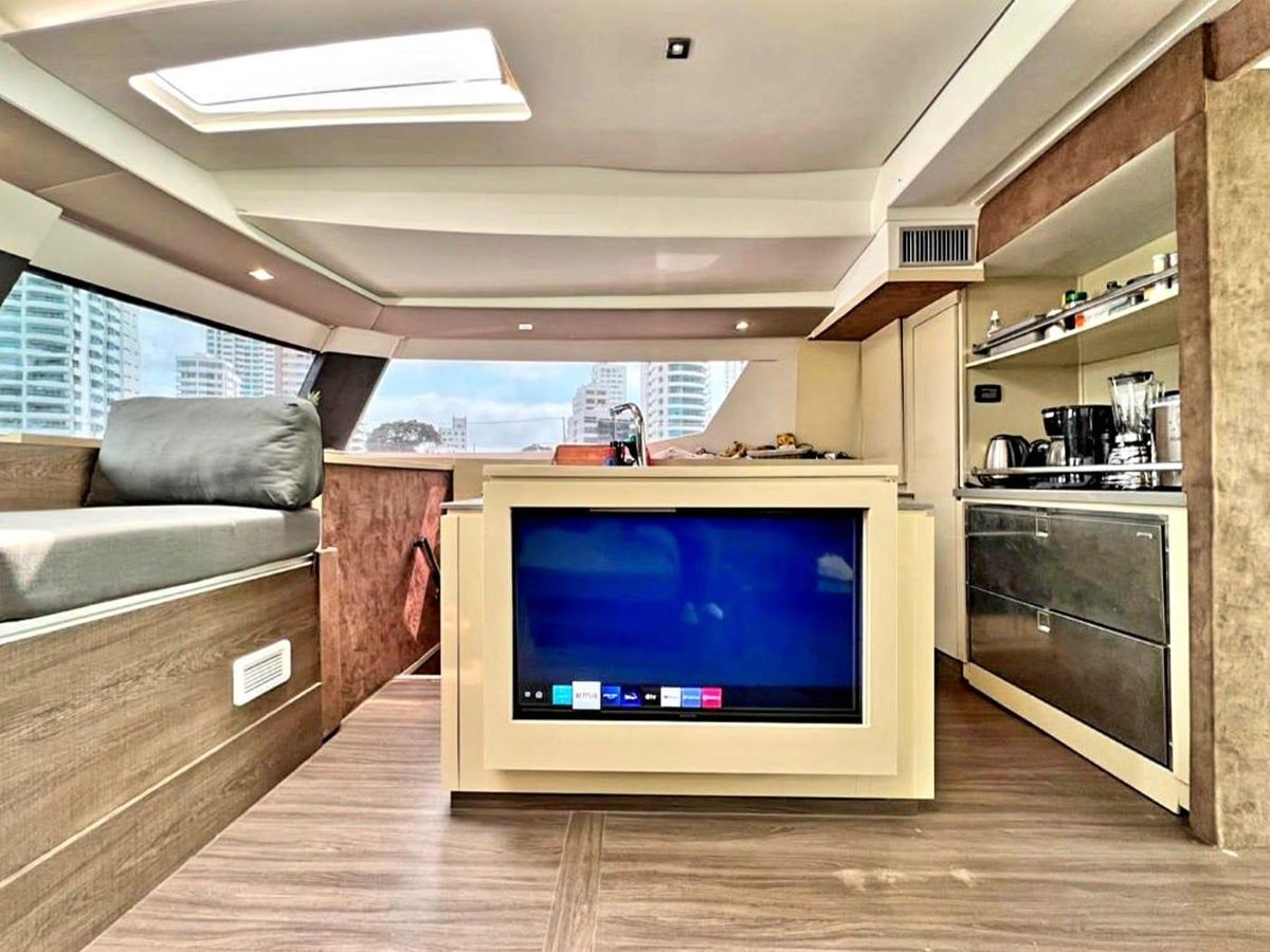 2017 Fountaine Pajot 58 