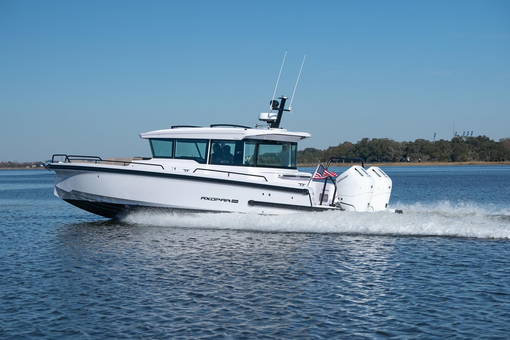 Axopar 37 XC Cross Cabin