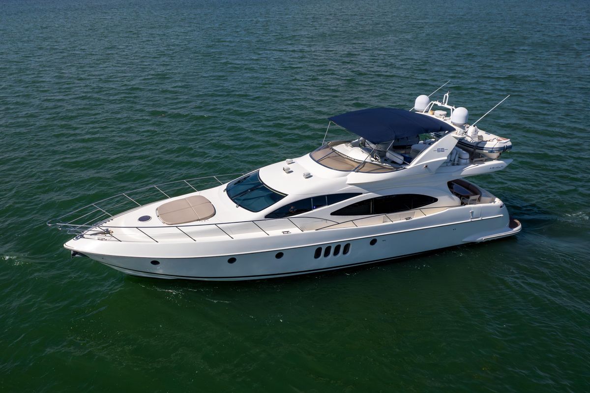 2005 Azimut 68 