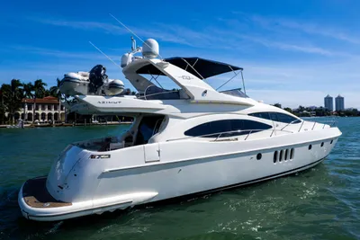 Azimut 68E
