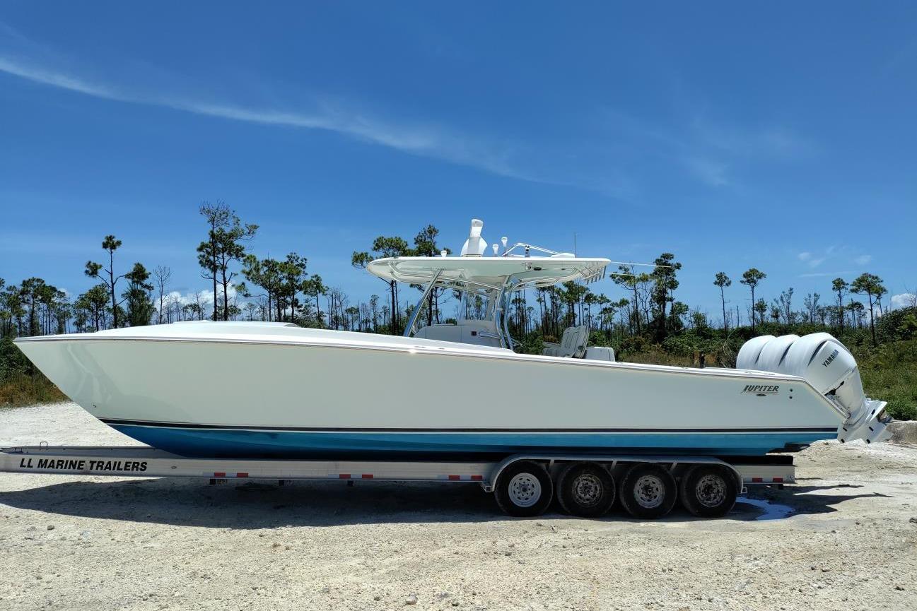 Jupiter 38 Cuddy