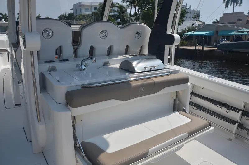 Wild Luck Yacht Photos Pics Edgewater 37 Wild Luck- Hull