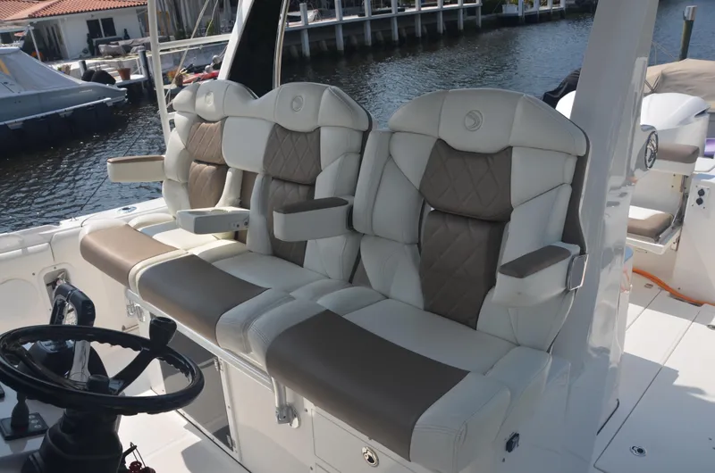 Wild Luck Yacht Photos Pics Edgewater 37 Wild Luck- Helm Seating