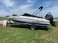 2022 NauticStar 203DC Full Windshield