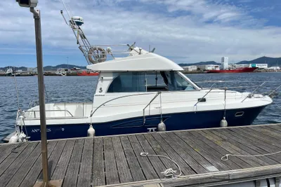 2004 Beneteau Antares 9