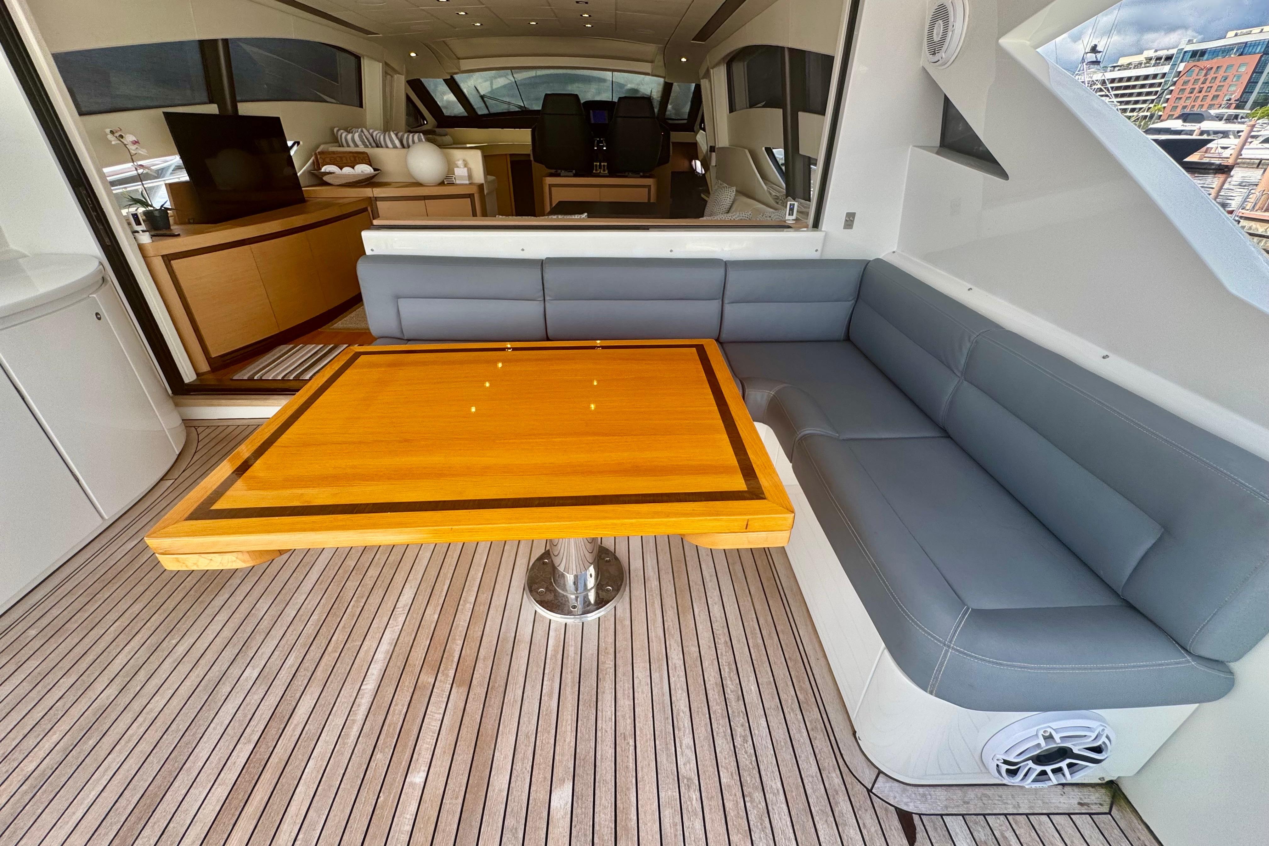 Pershing 72 Uptown Girl- Cockpit