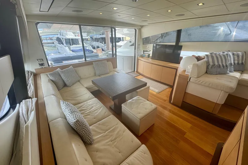 Uptown Girl Yacht Photos Pics Pershing 72 Uptown Girl- Salon