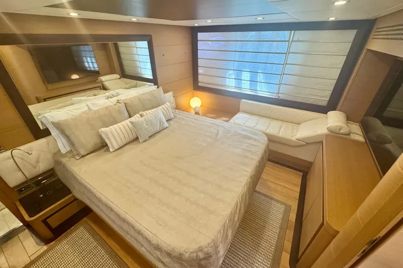 Uptown Girl Yacht Photos Pics Pershing 72 Uptown Girl- Master Stateroom