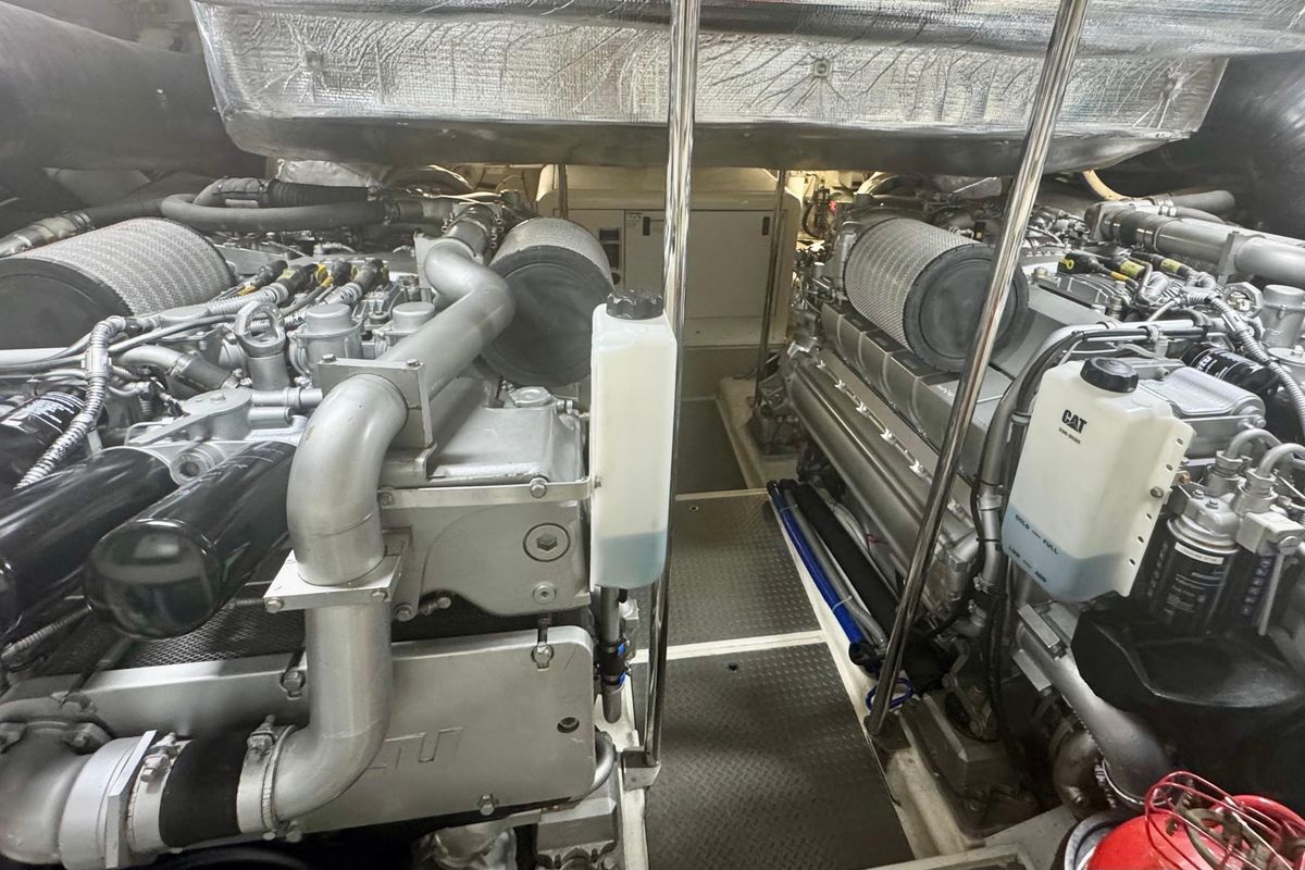2008 Pershing 72 