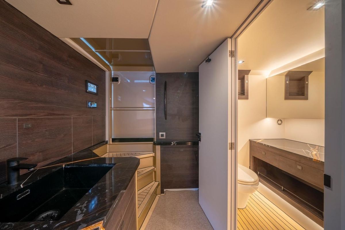 2022 Vanquish Yachts 45 