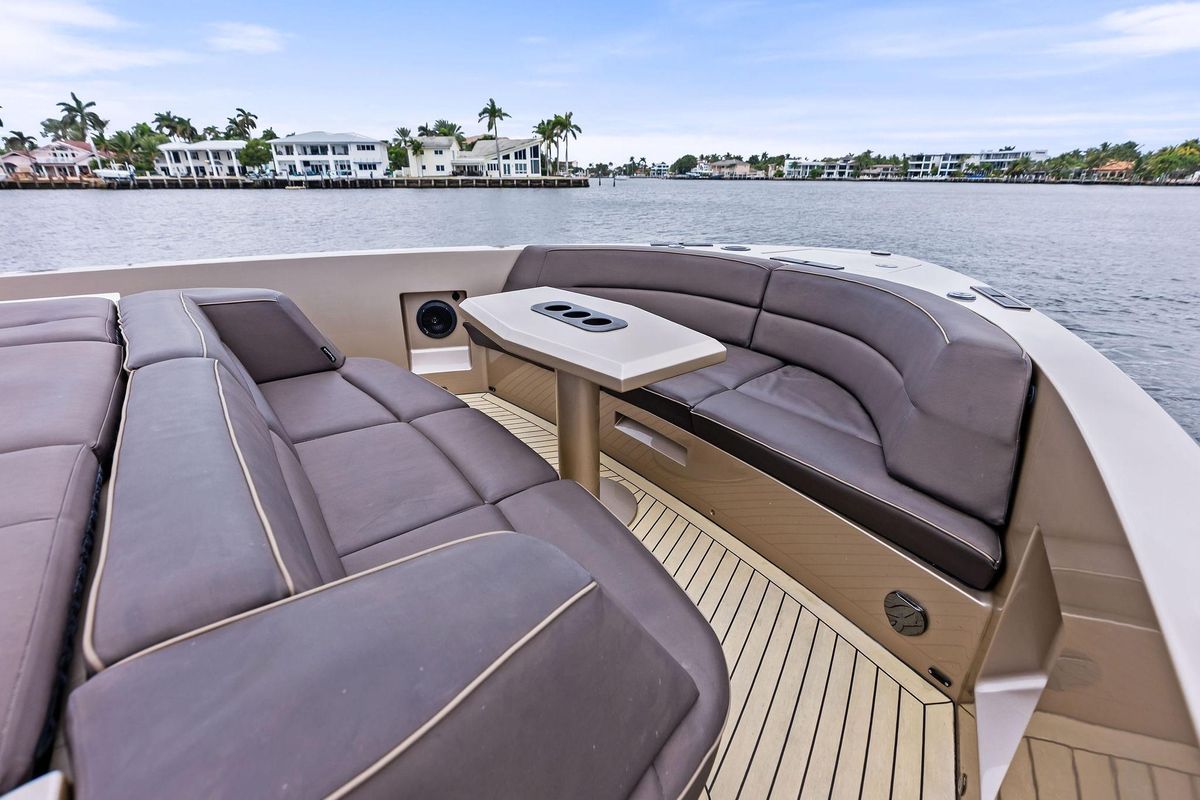 2022 Vanquish Yachts 45 