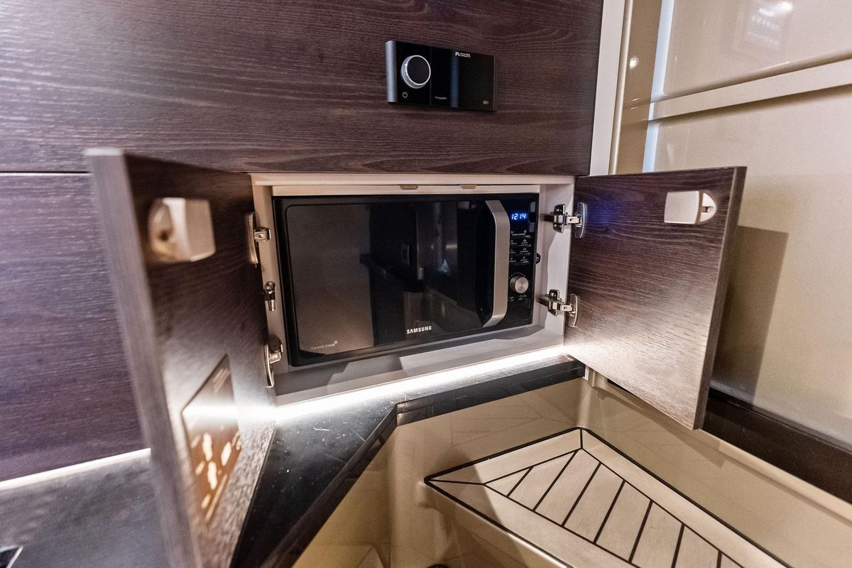 2022 Vanquish Yachts 45 