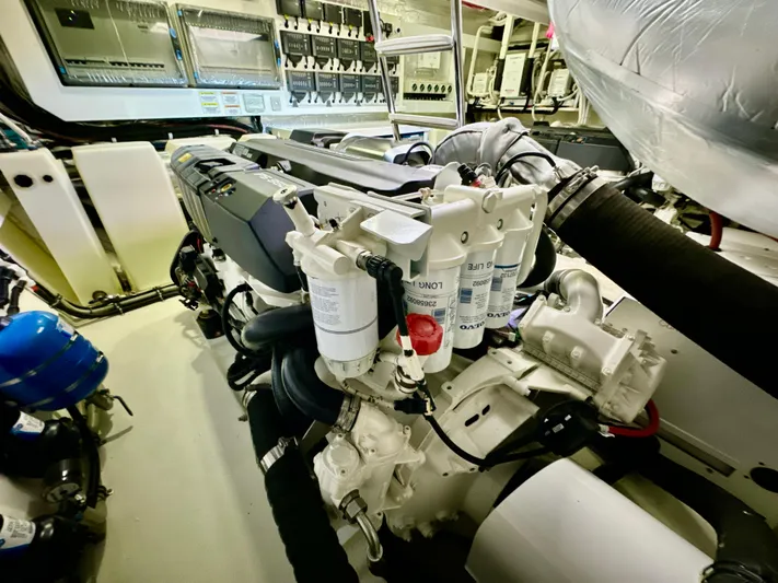 Liquid Gold III Yacht Photos Pics 