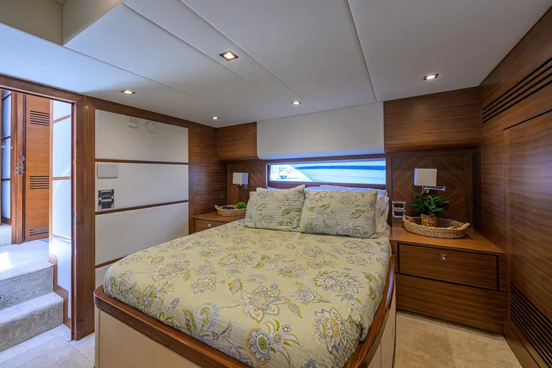 Fluke Yacht Photos Pics 