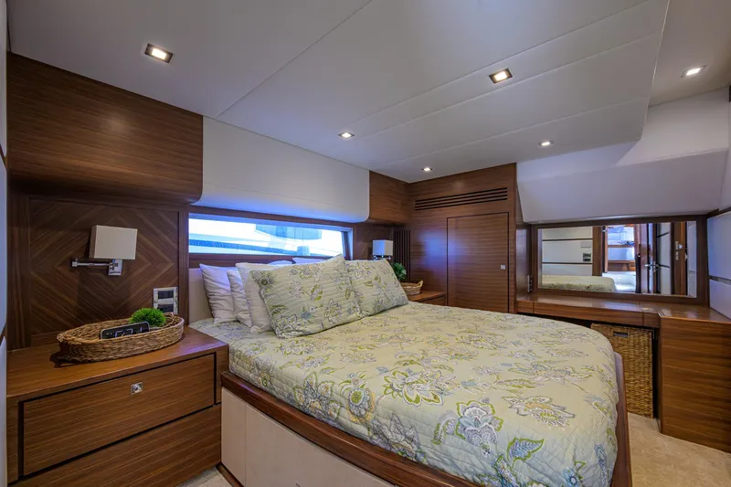 Fluke Yacht Photos Pics 