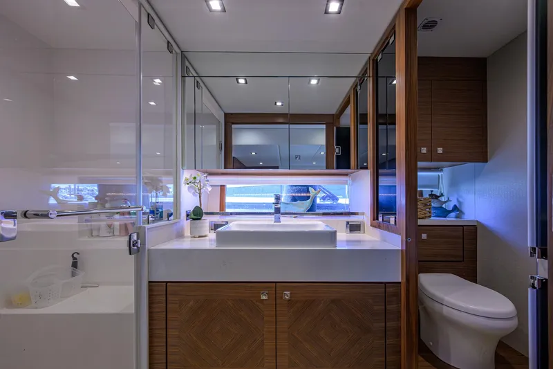 Fluke Yacht Photos Pics 