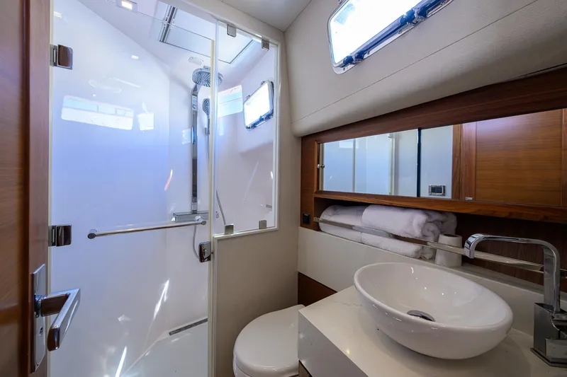 Fluke Yacht Photos Pics 