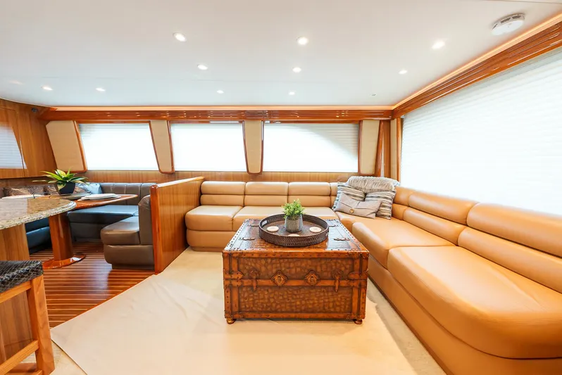 Liquid Apple Yacht Photos Pics 
