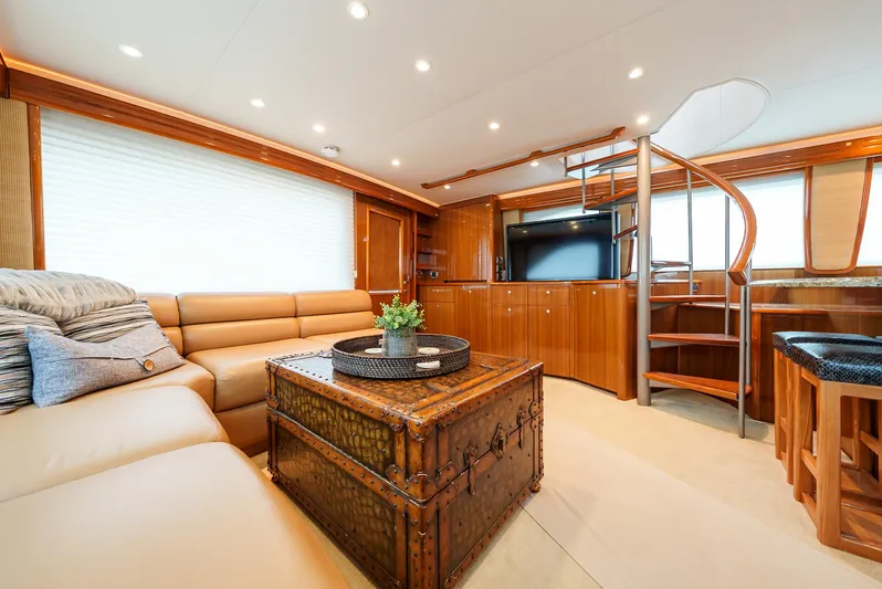 Liquid Apple Yacht Photos Pics 