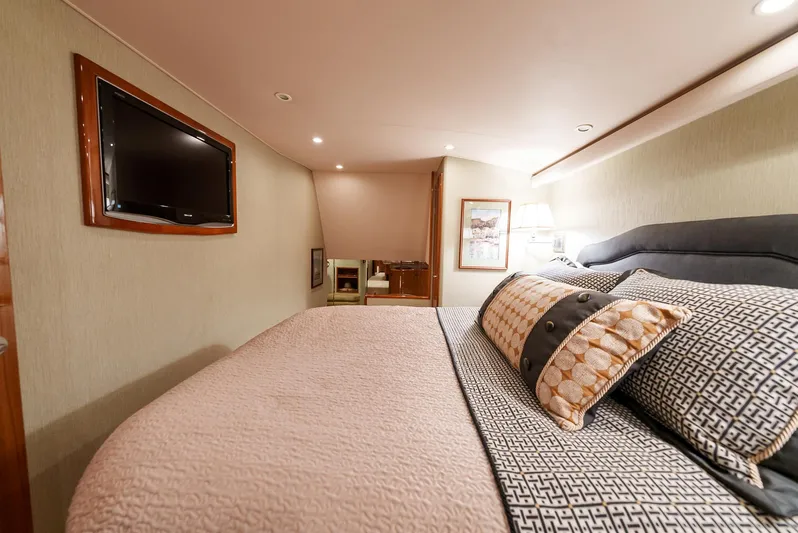 Liquid Apple Yacht Photos Pics 