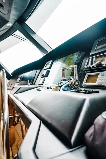 Liquid Apple Yacht Photos Pics 