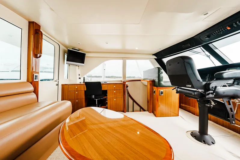 Liquid Apple Yacht Photos Pics 