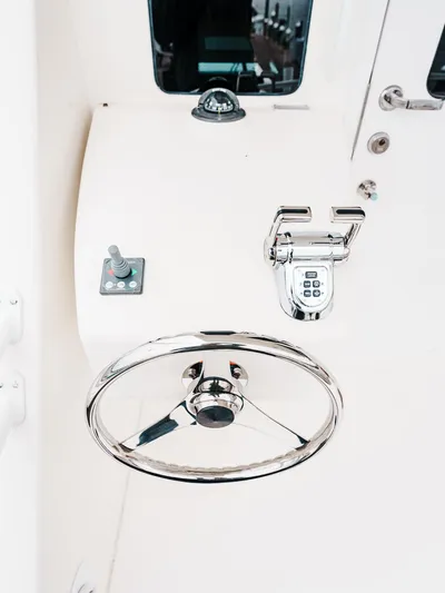 Liquid Apple Yacht Photos Pics 