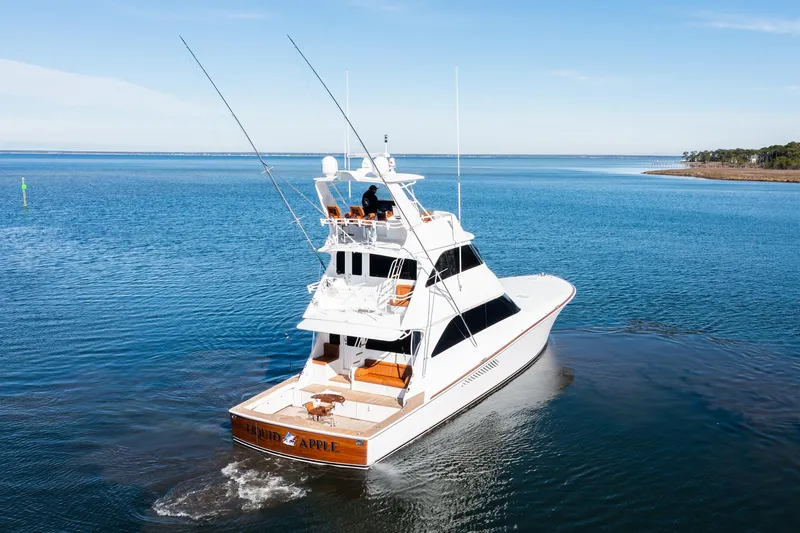 Liquid Apple Yacht Photos Pics 