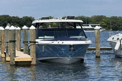 Boston Whaler 330 Vantage