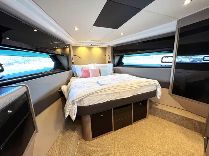 Sunday Yacht Photos Pics 