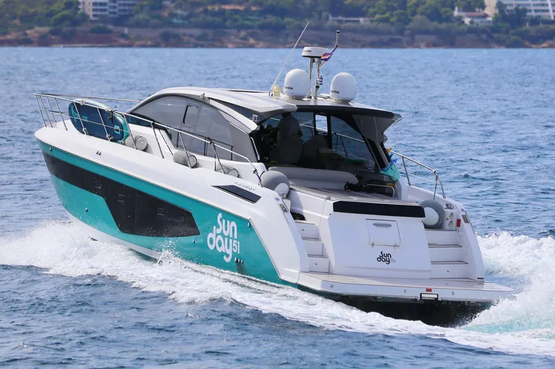 Sunday Yacht Photos Pics 