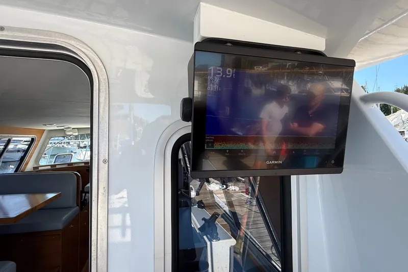 Hardy Yacht Photos Pics Interior of 2020 Coastal Craft 33 ProFish with Garmin display screen.