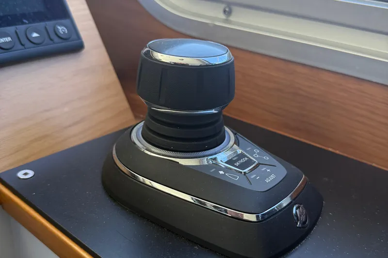 Hardy Yacht Photos Pics Joystick control on 2020 Coastal Craft 33 ProFish boat dashboard.