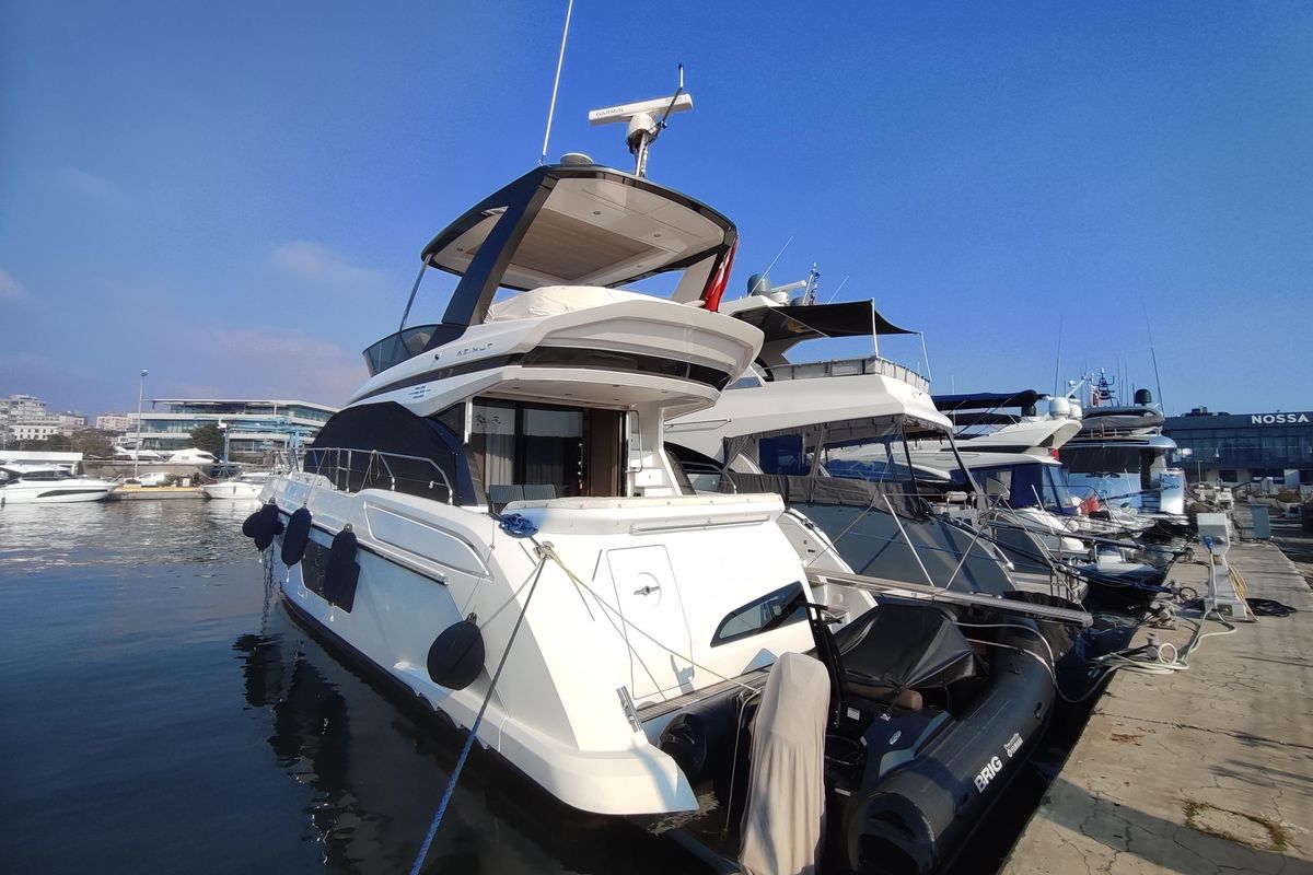 2022 Azimut 55 