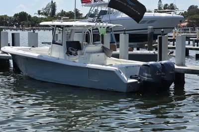 2018 Sea Hunt Gamefish 30 Forward Seating