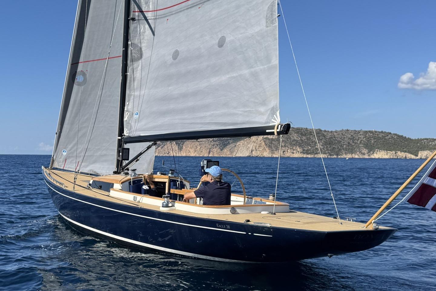 Leonardo Yachts Eagle 38