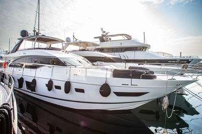 Yacht