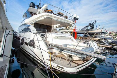 Yacht